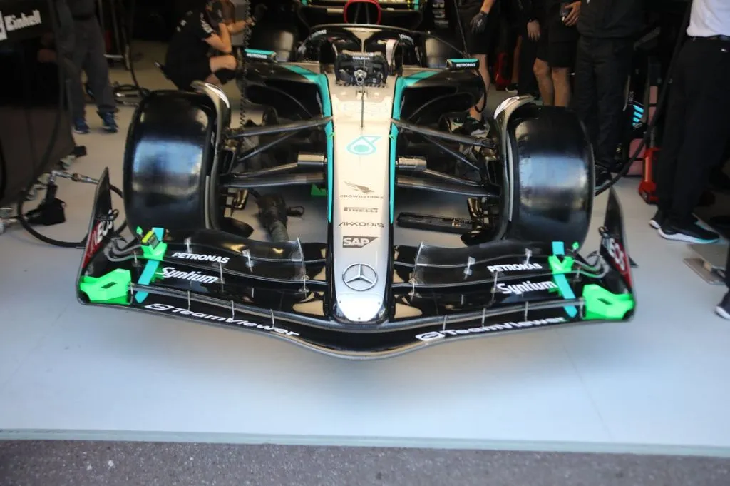 Nova asa dianteira da Mercedes promete melhorias significativas