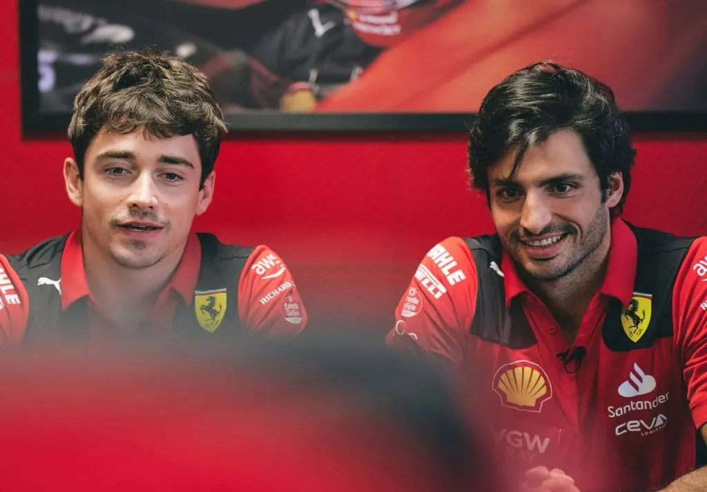 Paz na Ferrari? Leclerc e Sainz: "Tivemos uma discussão e está tudo bem"
