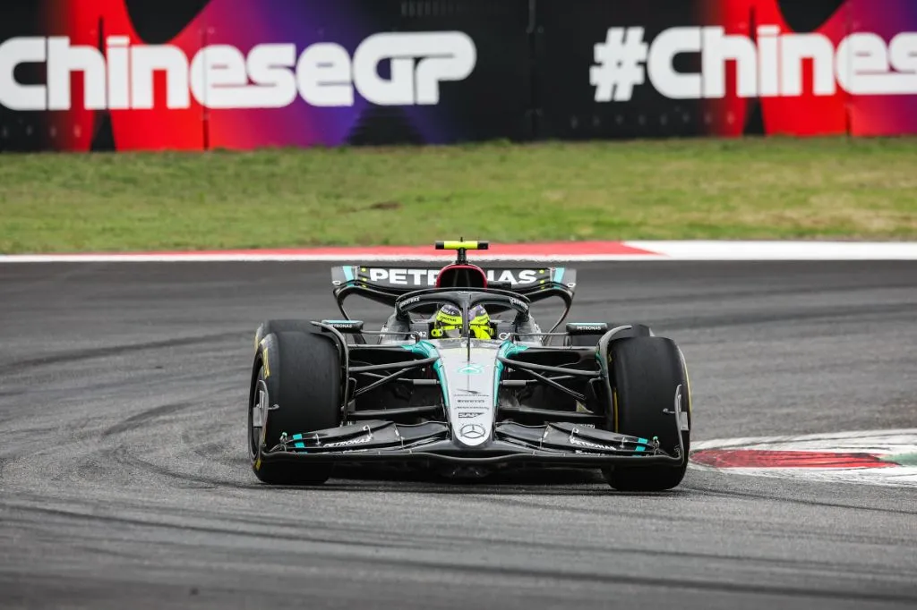 Hamilton e Mercedes aprendem com desafios: Análise pós-corrida no GP da China