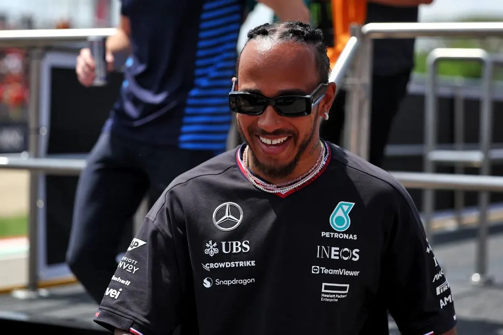 "Adoro os circuitos de rua", diz Lewis Hamilton