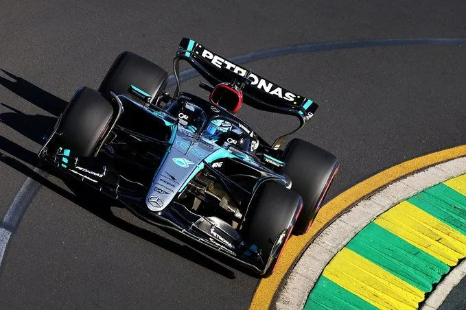 Após começo difícil, a Mercedes busca "melhorar a consistência do W15"