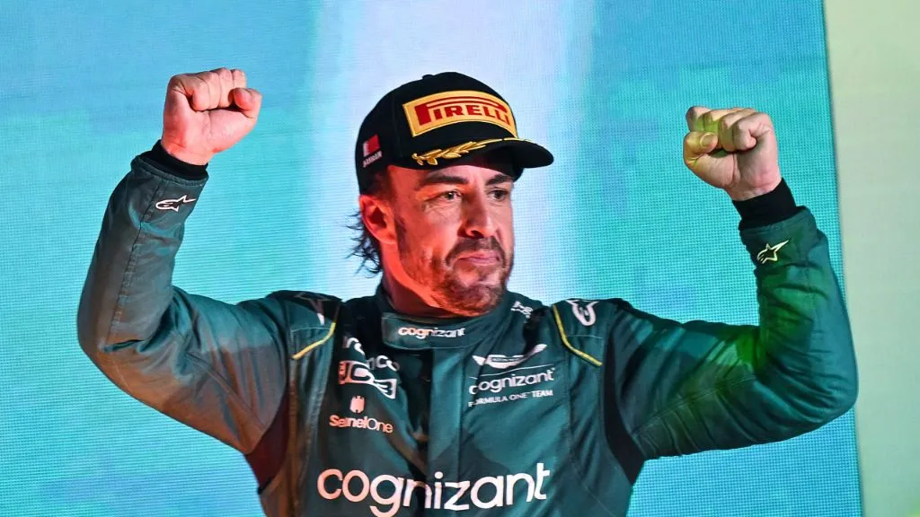 Fernando Alonso antecipa futuro na F1: Compromisso além do sofá