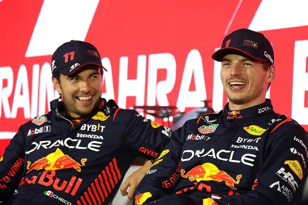 Red Bull reage com humor às movimentações na Ferrari: "Troca de pilotos?!"