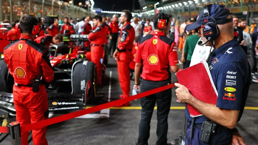 "Newey pronto para se juntar à Ferrari sem restrições"