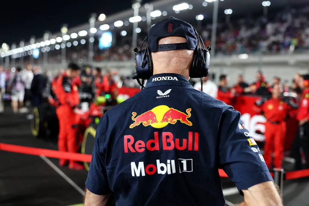 Ferrari aborda equipe técnica da Red Bull e tenta se aproveitar de instabilidade