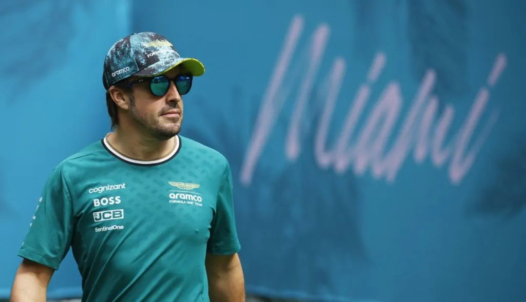 Alonso fala sobre discriminação na Fórmula 1 com presidente da FIA