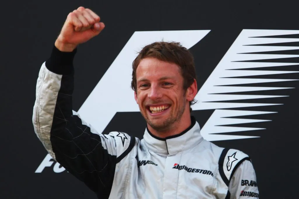 Quem é Jenson Button? Conheça a carreira do piloto britânico