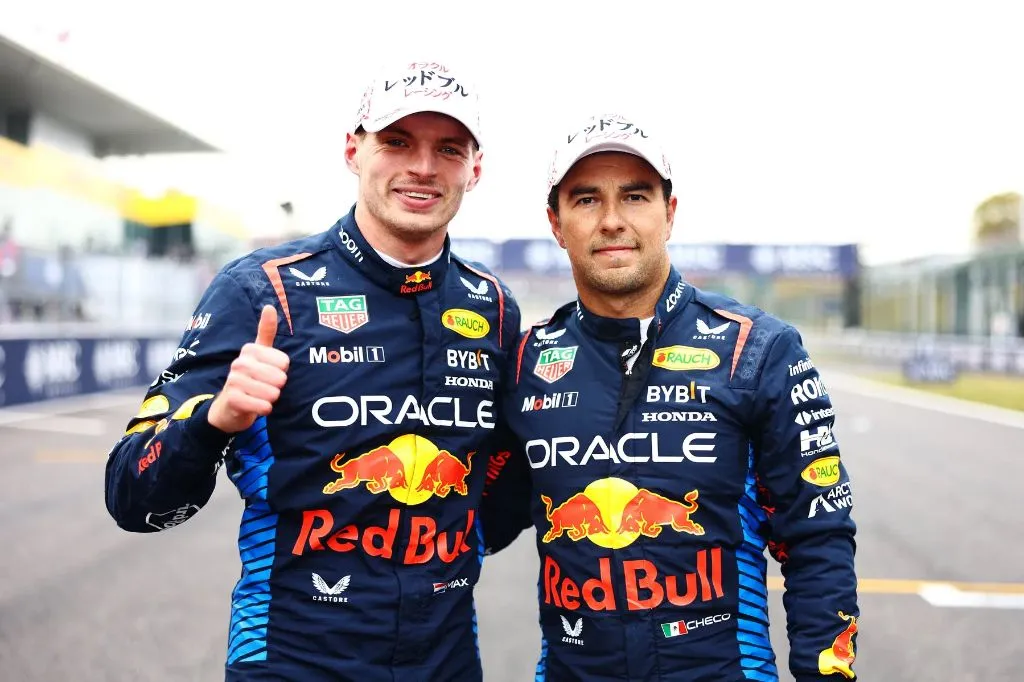Verstappen reage a renovação de Perez: "Finalmente, é uma ótima notícia "