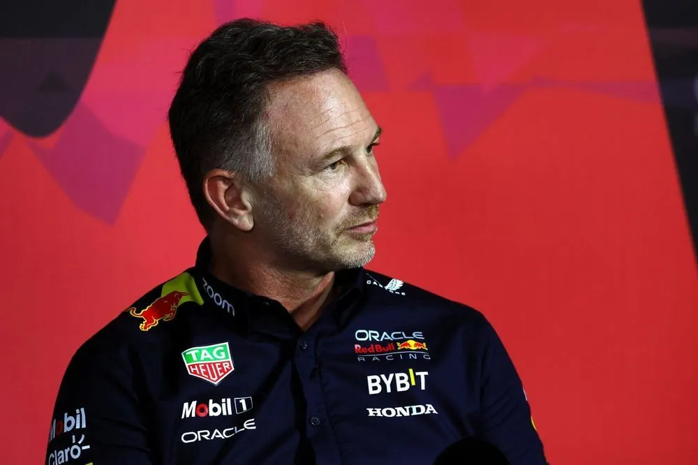 Horner comenta sobre futuro de Verstappen na Red Bull