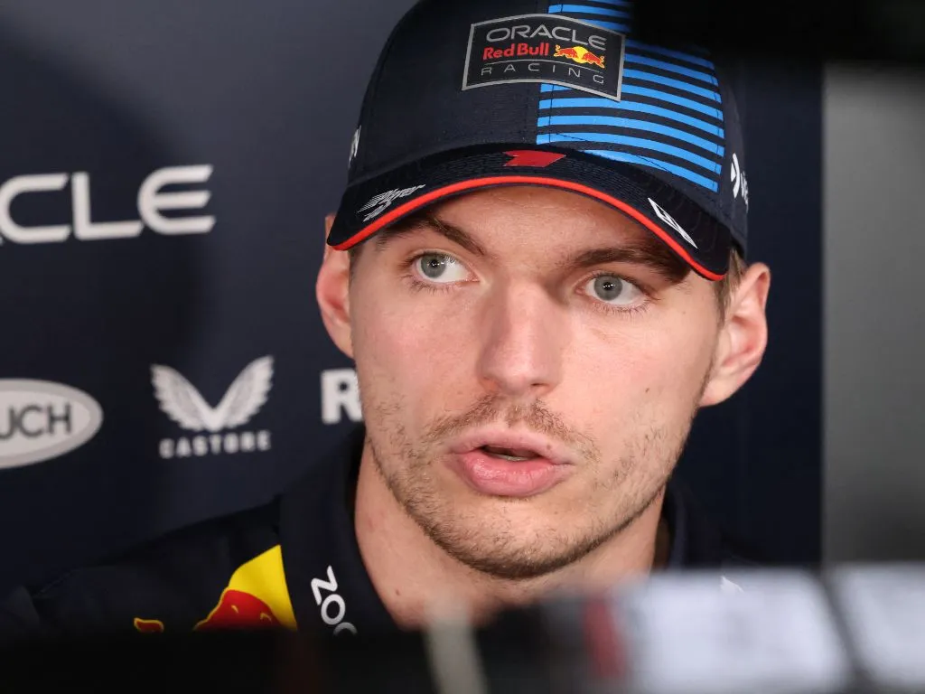 F1: Verstappen cauteloso sobre futuro da Red Bull após situação com Helmut Marko