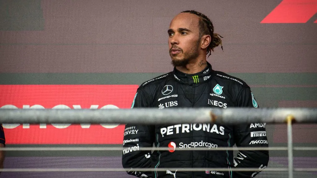 Ex-piloto sobre Hamilton: "Quando as coisas pioram, ele simplesmente desiste"