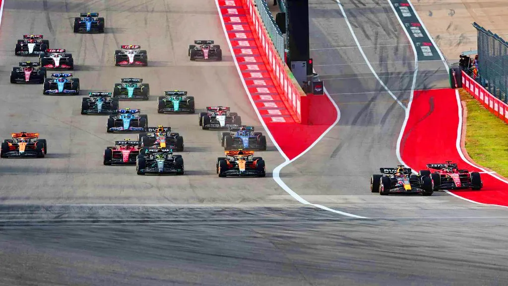 Quando e que horas será a primeira corrida de Fórmula 1?