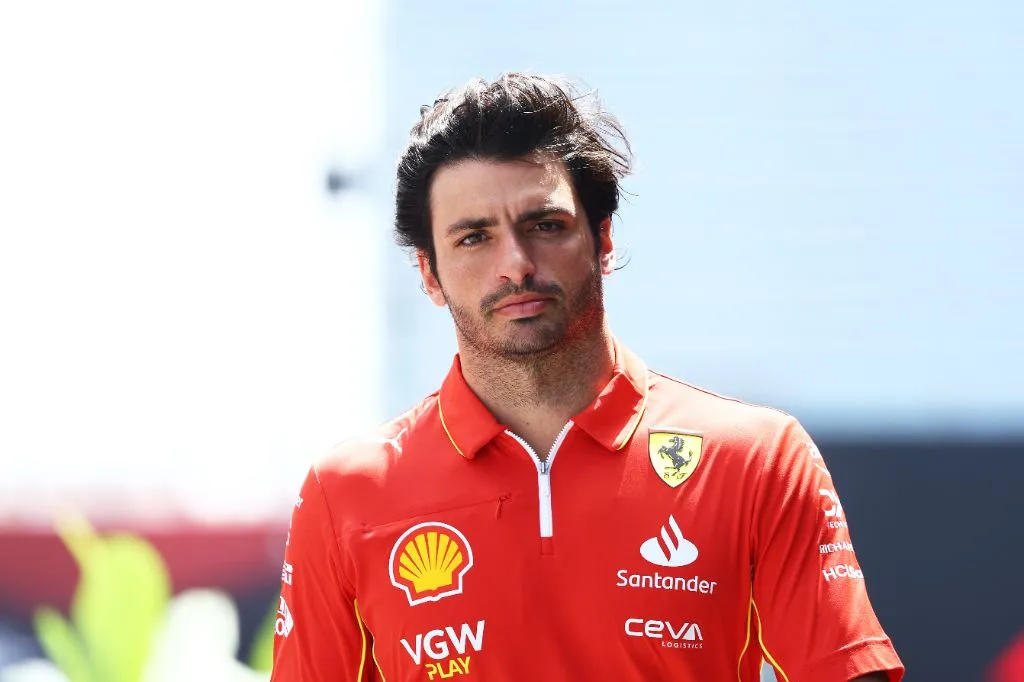 Carlos Sainz: Ferrari traz novidade após cirurgia