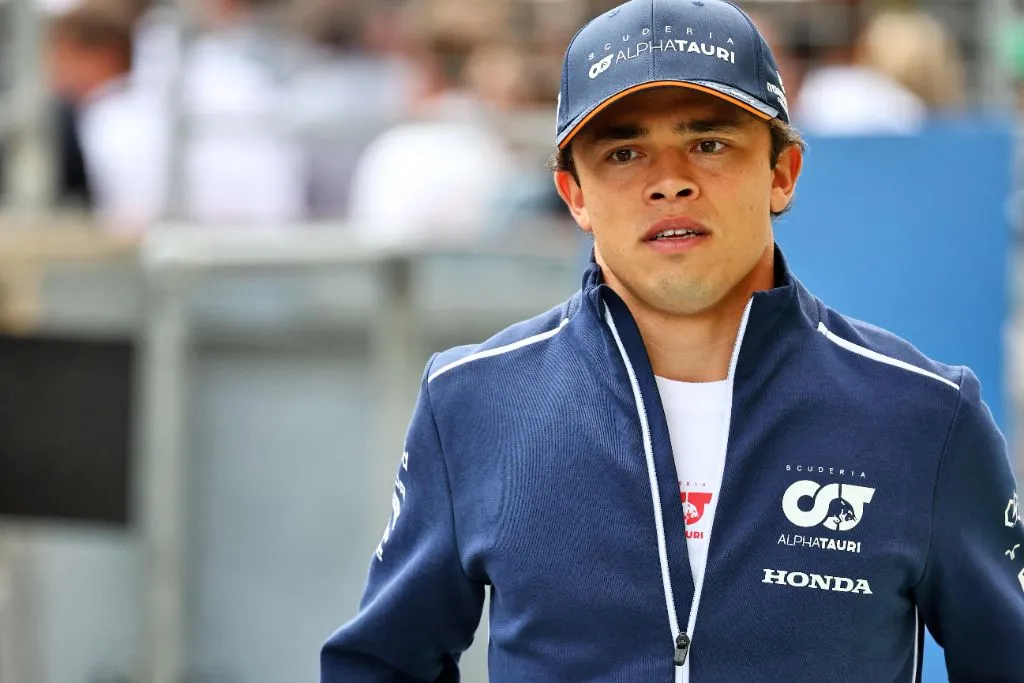 Fórmula 1: De Vries revela piloto que pode substituir Hamilton na Mercedes