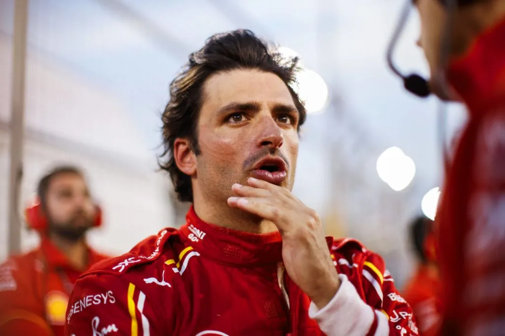  Diferença entre Ferrari e Red Bull é "dolorosa", revela Sainz
