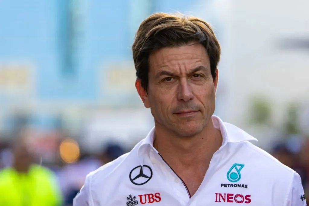 Wolff critica Horner: "Não dá para confiar no que ele diz"