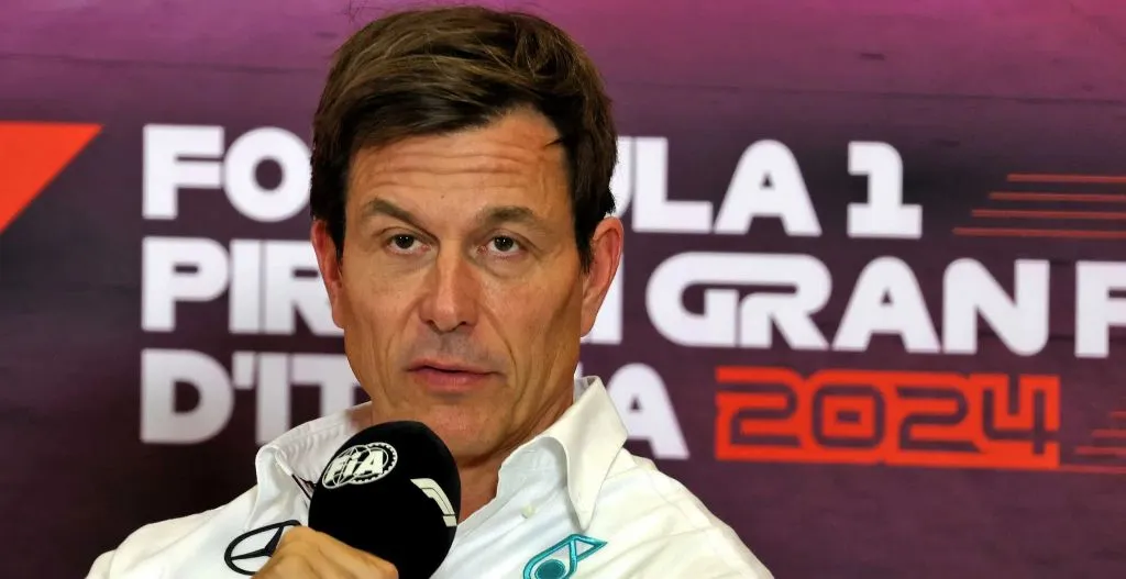 Wolff comenta sobre queda da Red Bull: "Eles desmoronaram"