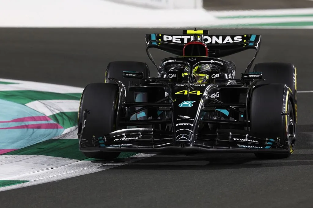 Nome surpreendente demonstra interesse na vaga de Hamilton na Mercedes: incrível retorno!