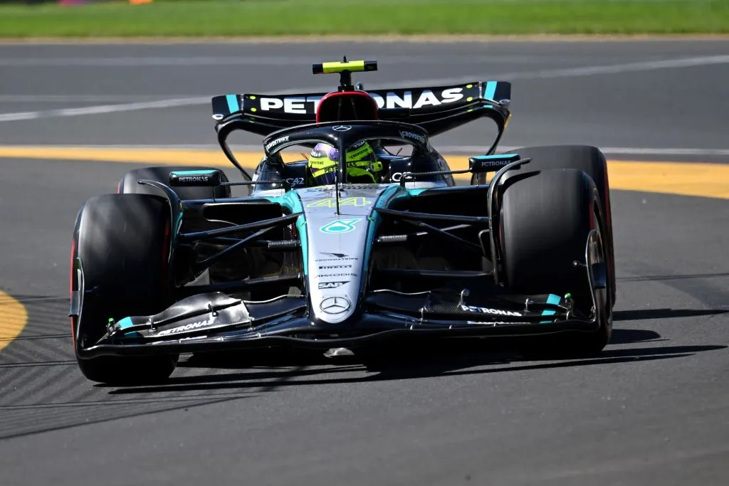 Mercedes investiga falha "rara" que tirou Hamilton do GP da Austrália
