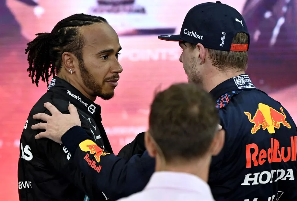 Hamilton motiva Verstappen: "Ele não consegue acompanhar Max"