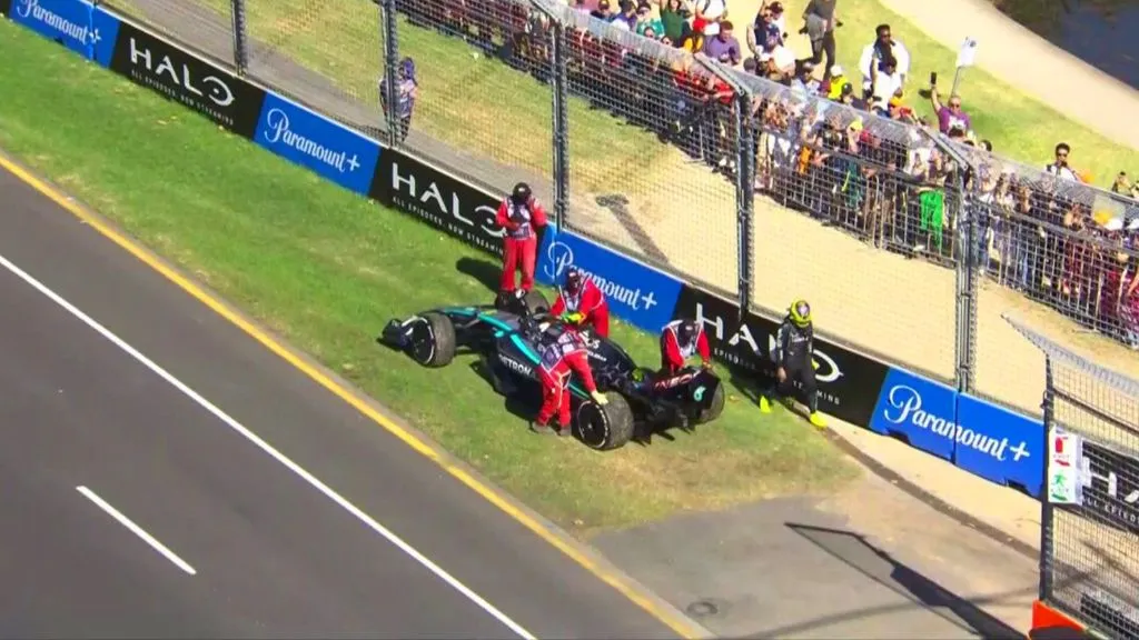 Vídeo: O exato momento onde Lewis Hamilton ABANDONA o GP da Austrália 2024