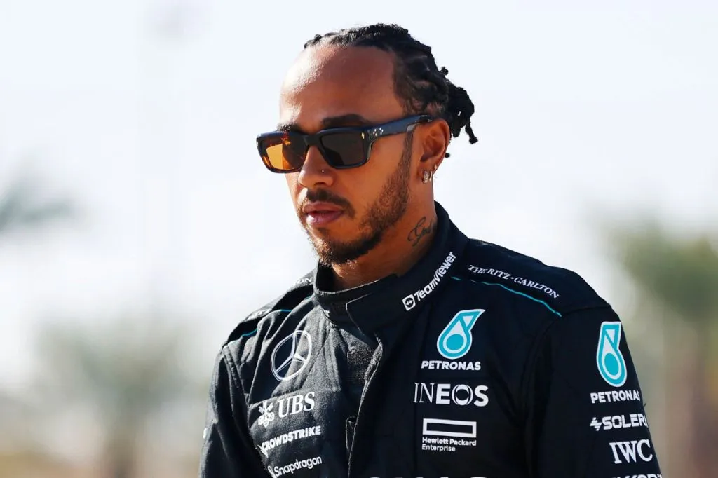Dúvidas sobre Hamilton na Ferrari: " Hamilton não poderá contribuir muito"