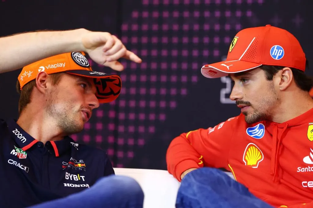 Leclerc brinca sobre punição de Verstappen: "Quero evitar isso!"