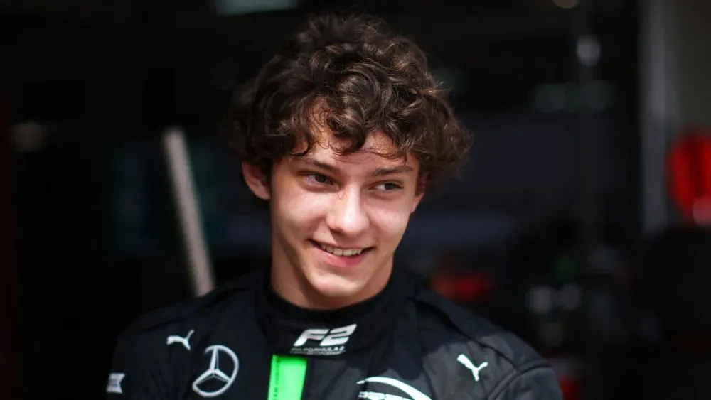 A Mercedes quer comparar Antonelli e Schumacher em um teste