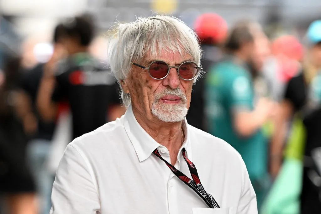 "É estranho e surpreendente", diz Ecclestone sobre ida de Hamilton para a Ferrari