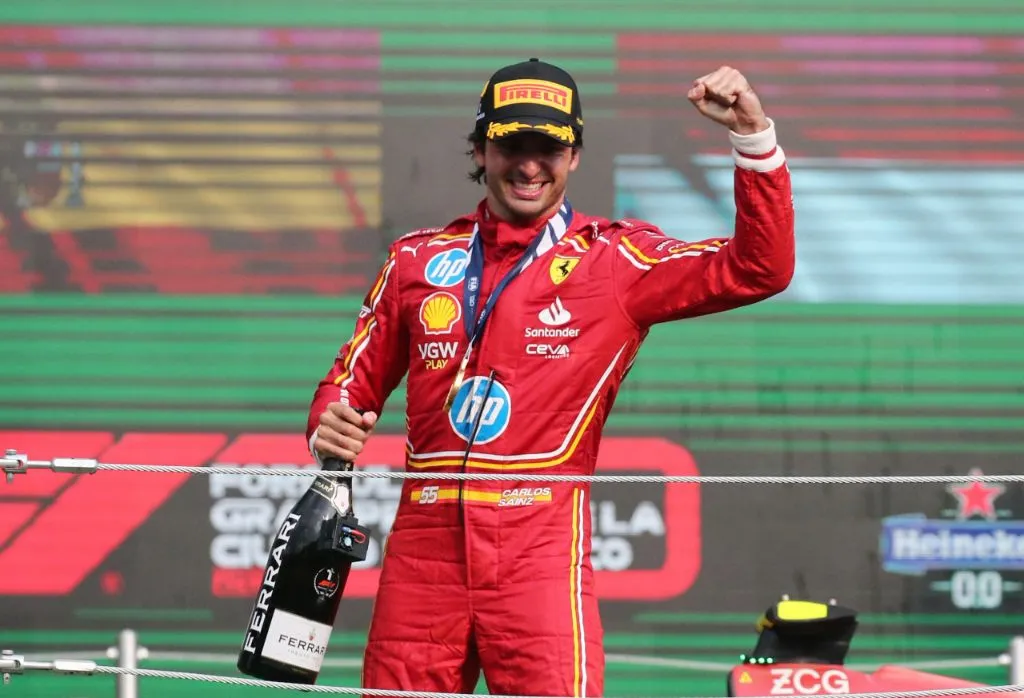 Sainz mira "adeus perfeito" com vitórias e foco no título de construtores da Ferrari