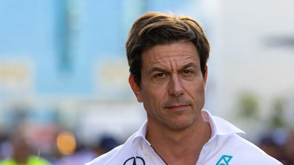 Mercedes enfrenta dificuldades com carros de efeito solo, afirma Toto Wolff