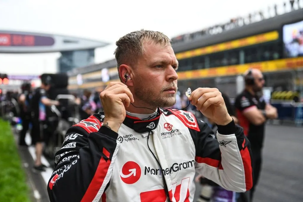 Magnussen comenta sobre a contratação de Bearman na Haas