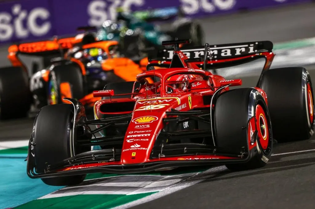 Leclerc: "Questão de tempo até colocar pressão na Red Bull!"