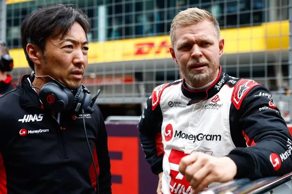 Chefe da Haas discorda da punição de Magnussen: "Foi um incidente de corrida"